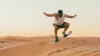 5 Destinasi Sandboarding Ekstrem: Petualangan Adrenalin Menanti