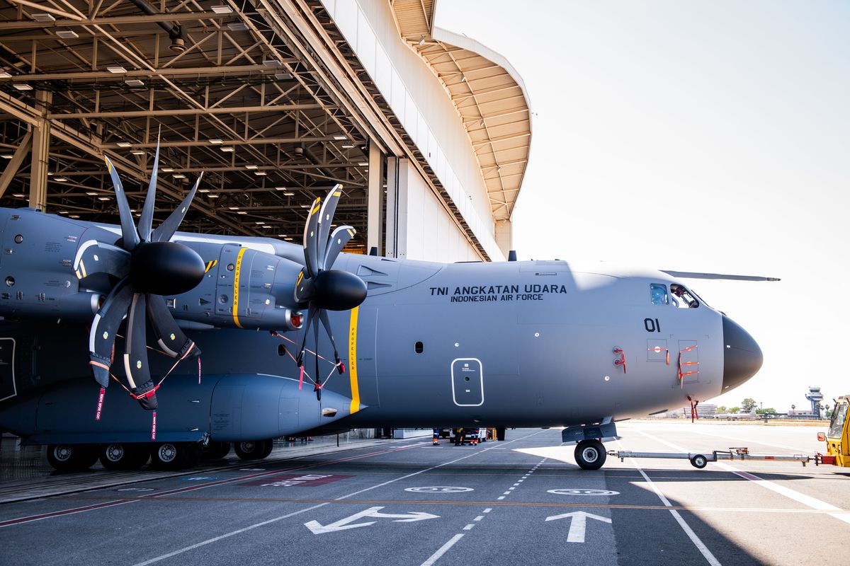 A400M TNI AU: Momen Perdana Keluar Hanggar Pengecatan Spanyol
