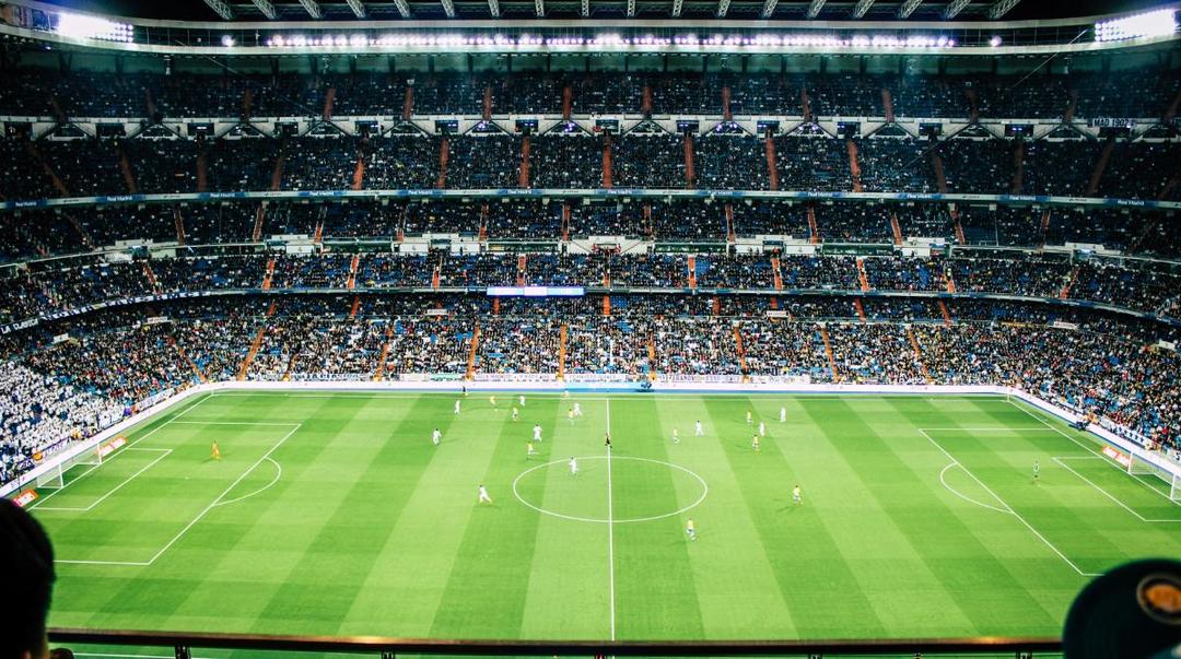 Jadwal Sepak Bola Super Padat: Krisis dan Solusinya?