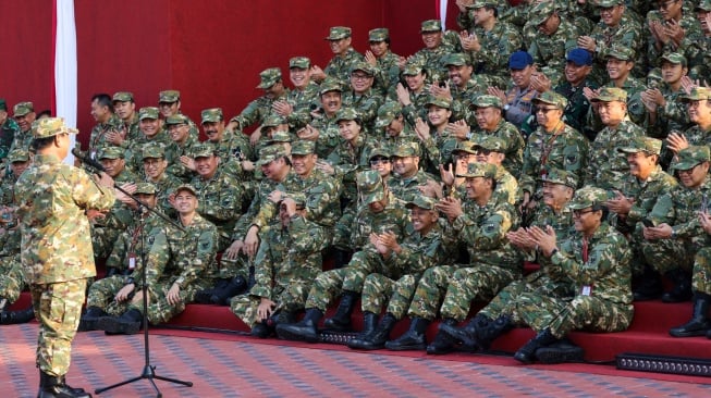 Menteri Jokowi, Fokus Kerja! Stop Kontroversi, Dengar PKB!