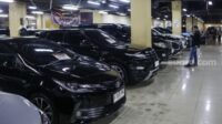 Mobil Bekas Irit BBM & Luas? Rp100 Juta, Temukan Pilihan Terbaik!